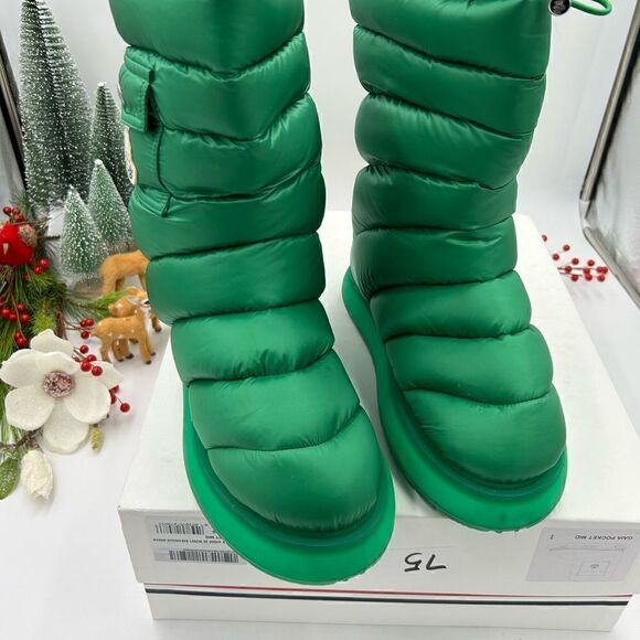 SOLD!!!!!!!   Women’s Moncler Gaia pocket snow boots size 41 - Picture 3 of 12